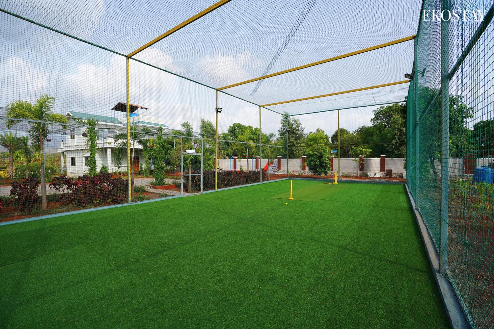 Ekostay Gold Palm Estate I Cricket Turf I Rain Dance I 2 Acre Property Karjat Buitenkant foto